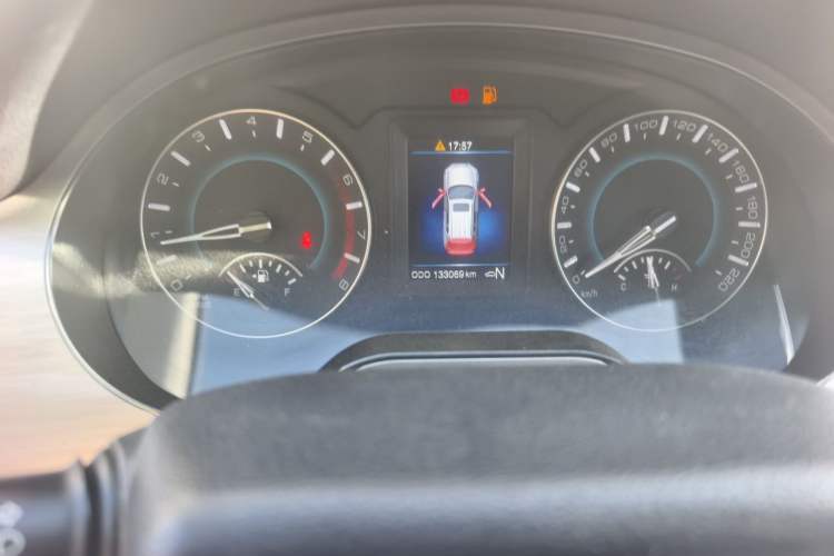 Used Haval H2 2015 1.5T Automatic Two-Wheel Drive Elite Edition Odometer Close Up