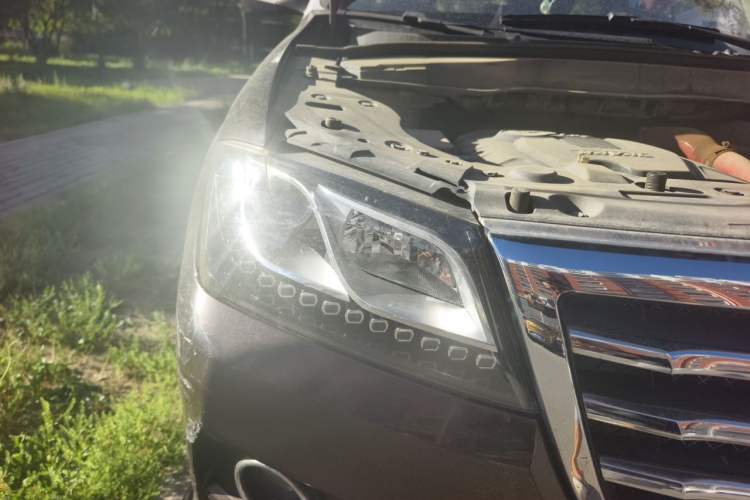 Used Haval H2 2015 1.5T Automatic Two-Wheel Drive Elite Edition Right Front Headlight
