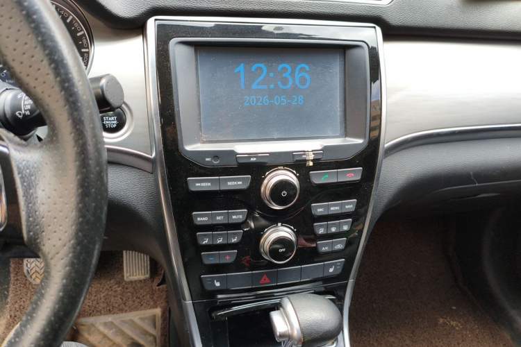 Used Haval H2 2015 1.5T Automatic Two-Wheel Drive Elite Edition Audio And AC Panel