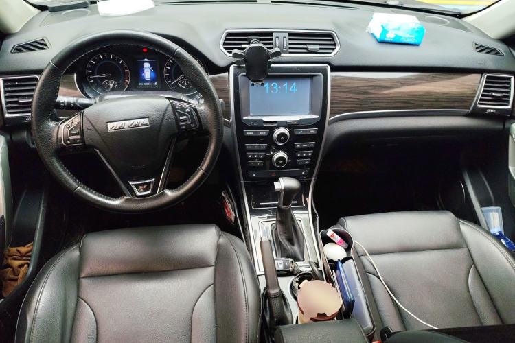 Used Haval H2 2015 1.5T Automatic Two-Wheel Drive Elite Edition Center Console