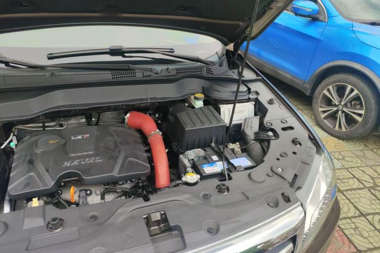Used Haval H2 2015 1.5T Automatic Two-Wheel Drive Elite Edition Engine Bay Left
