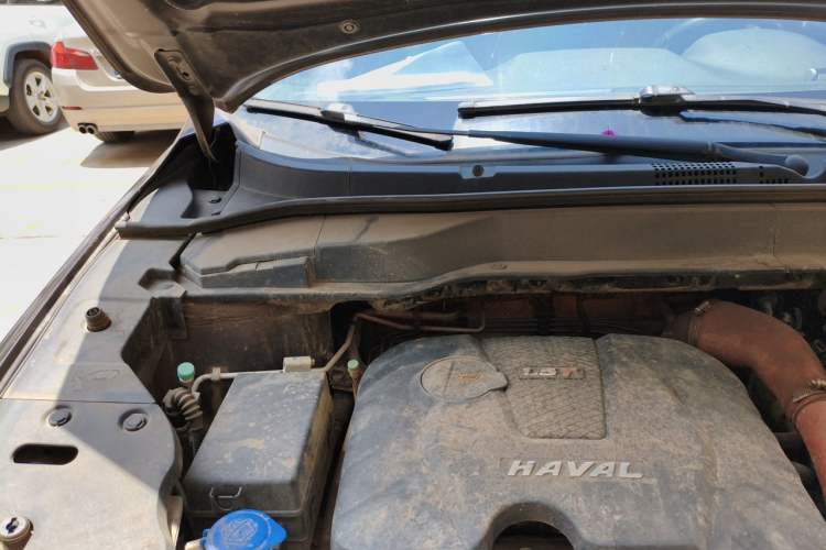Used Haval H2 2015 1.5T Automatic Two-Wheel Drive Elite Edition Engine Bay Right
