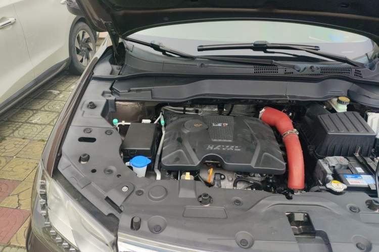 Used Haval H2 2015 1.5T Automatic Two-Wheel Drive Elite Edition Engine Bay Right