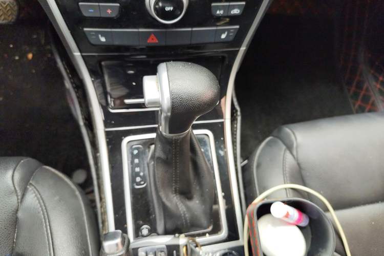 Used Haval H2 2015 1.5T Automatic Two-Wheel Drive Elite Edition Gear Lever