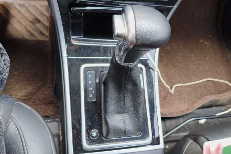 Used Haval H2 2015 1.5T Automatic Two-Wheel Drive Elite Edition Gear Lever