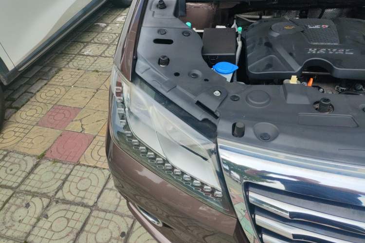 Used Haval H2 2015 1.5T Automatic Two-Wheel Drive Elite Edition Right Front Headlight