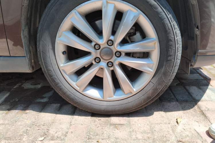 Used Haval H2 2015 1.5T Automatic Two-Wheel Drive Prestige Edition Right Front Wheel Hub