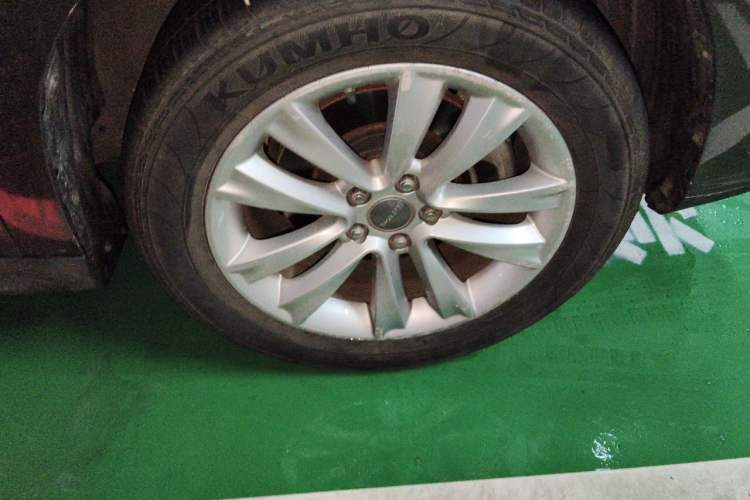 Used Haval H2 2015 1.5T Automatic Two-Wheel Drive Prestige Edition Right Front Wheel Hub