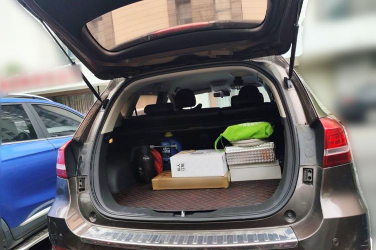 Used Haval H2 2015 1.5T Automatic Two-Wheel Drive Elite Edition Trunk