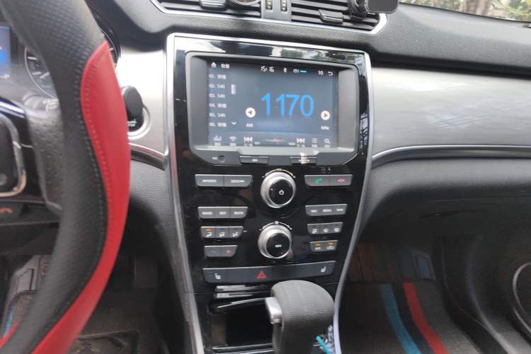 Used Haval H2 2015 1.5T Automatic Two-Wheel Drive Elite Edition Audio And AC Panel