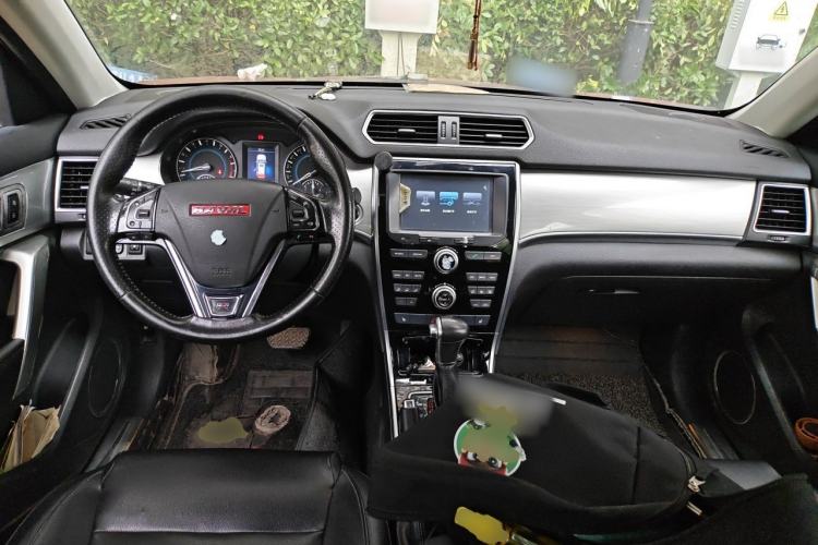 Used Haval H2 2015 1.5T Automatic Two-Wheel Drive Elite Edition Center Console