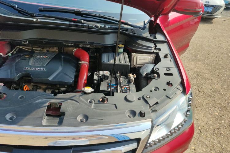 Used Haval H2 2015 1.5T Automatic Two-Wheel Drive Elite Edition Engine Bay Left