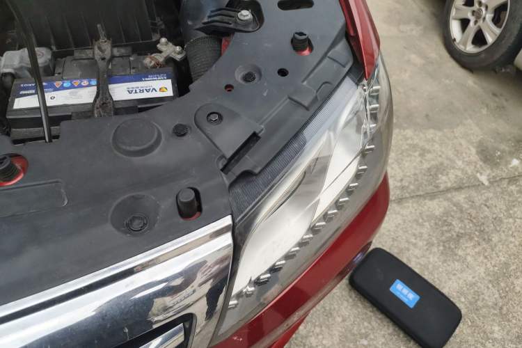 Used Haval H2 2015 1.5T Automatic Two-Wheel Drive Elite Edition Engine Bay Left