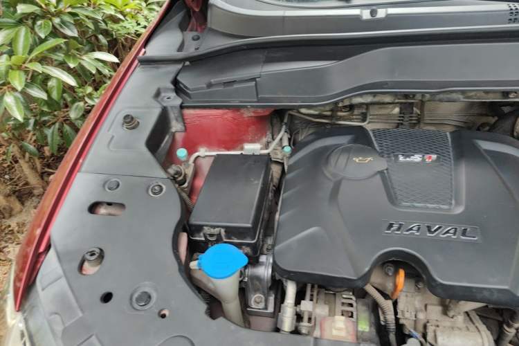 Used Haval H2 2015 1.5T Automatic Two-Wheel Drive Elite Edition Engine Bay Right