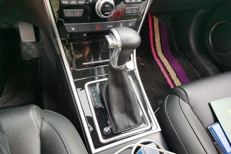 Used Haval H2 2015 1.5T Automatic Two-Wheel Drive Prestige Edition Gear Lever