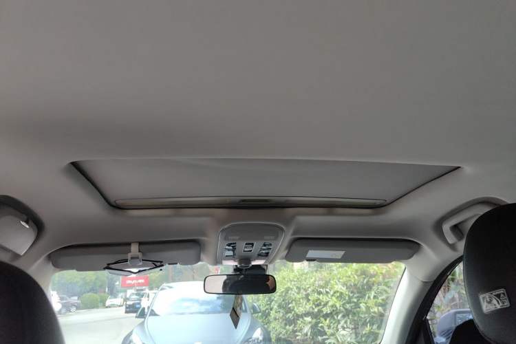 Used Haval H2 2015 1.5T Automatic Two-Wheel Drive Elite Edition Headliner