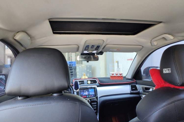 Used Haval H2 2015 1.5T Automatic Two-Wheel Drive Prestige Edition Headliner