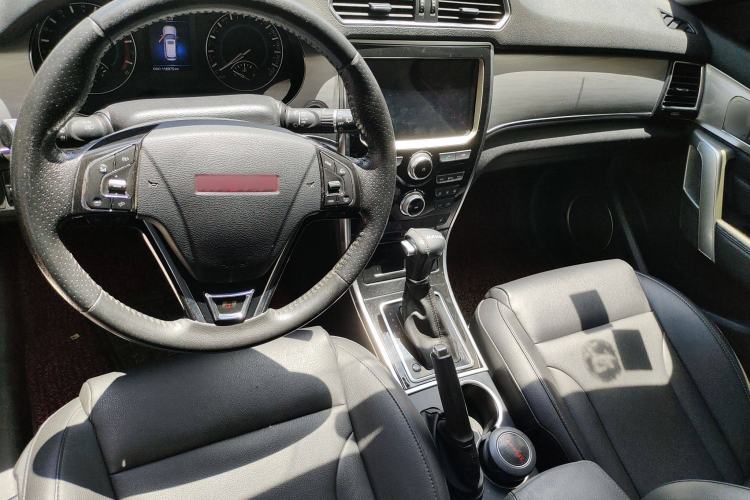 Used Haval H2 2015 1.5T Automatic Two-Wheel Drive Elite Edition Interior 1