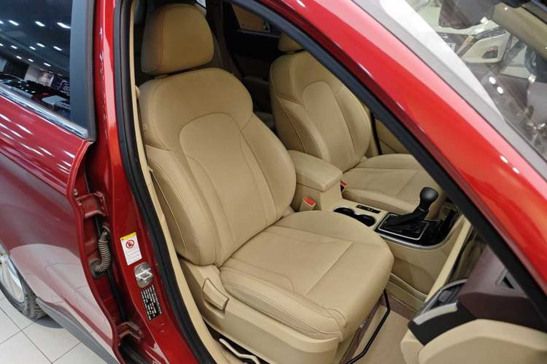 Used Haval H2 2015 1.5T Automatic Two-Wheel Drive Prestige Edition Interior 1