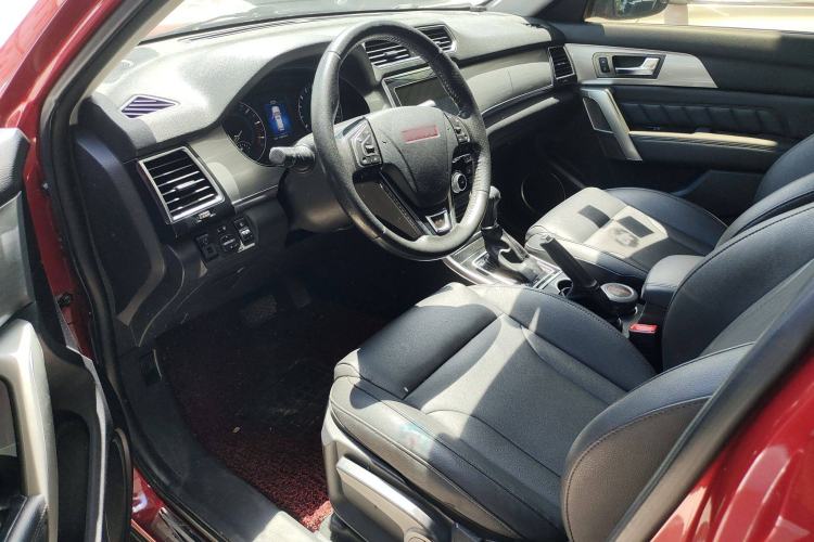 Used Haval H2 2015 1.5T Automatic Two-Wheel Drive Elite Edition Interior 2