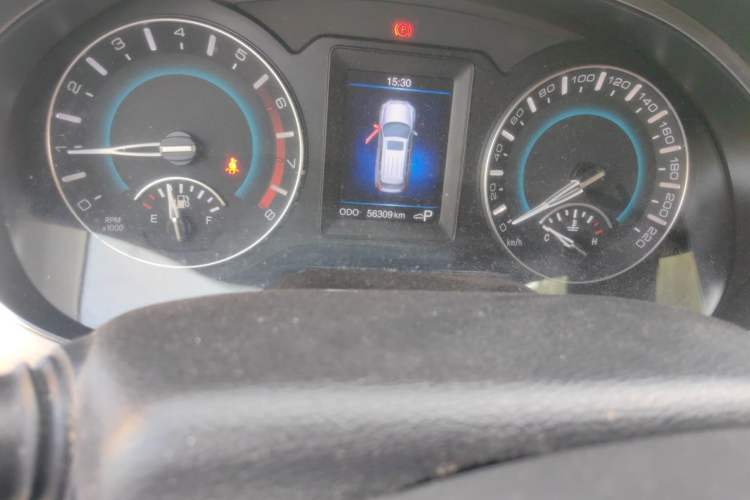 Used Haval H2 2015 1.5T Automatic Two-Wheel Drive Elite Edition Odometer Close Up