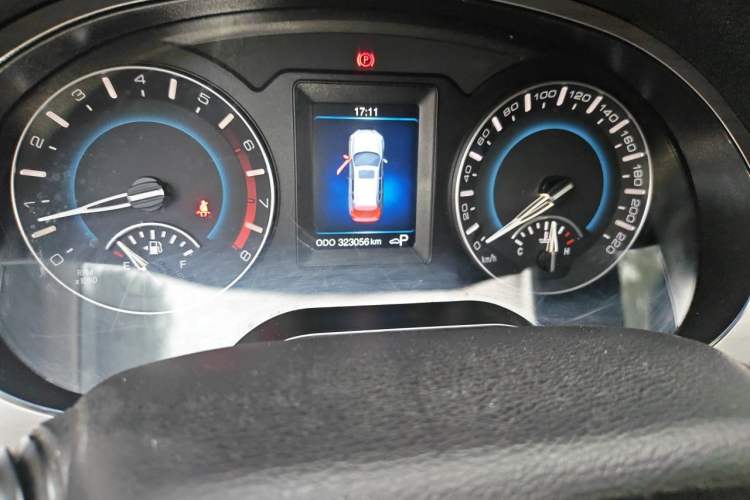 Used Haval H2 2015 1.5T Automatic Two-Wheel Drive Elite Edition Odometer Close Up