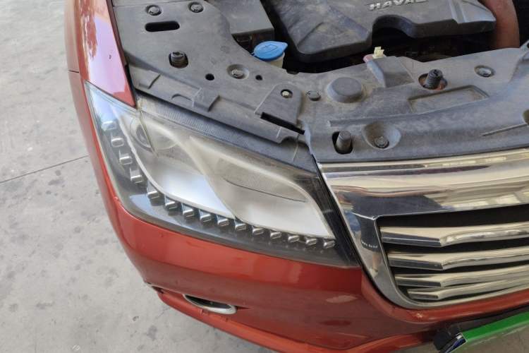Used Haval H2 2015 1.5T Automatic Two-Wheel Drive Prestige Edition Right Front Headlight