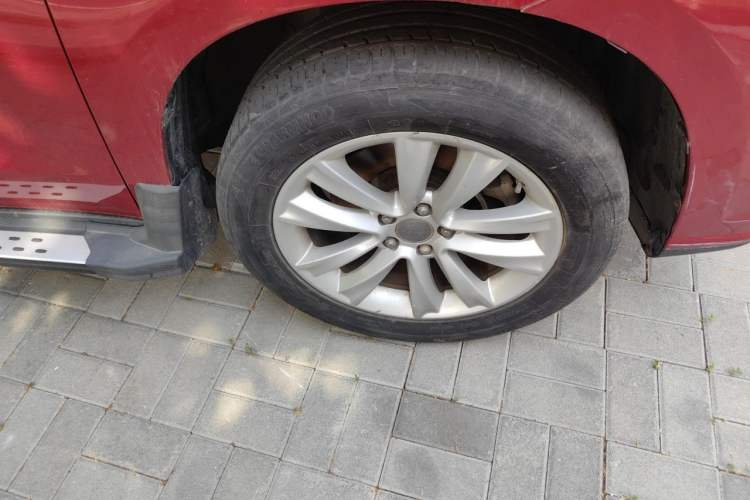 Used Haval H2 2015 1.5T Automatic Two-Wheel Drive Elite Edition Right Front Wheel Hub
