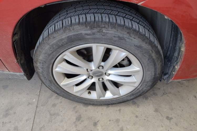 Used Haval H2 2015 1.5T Automatic Two-Wheel Drive Prestige Edition Right Front Wheel Hub