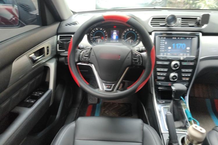 Used Haval H2 2015 1.5T Automatic Two-Wheel Drive Elite Edition Steering Wheel
