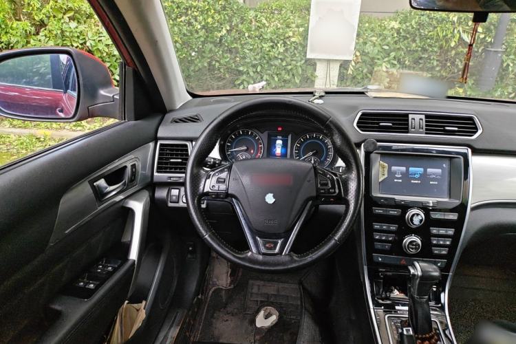 Used Haval H2 2015 1.5T Automatic Two-Wheel Drive Elite Edition Steering Wheel