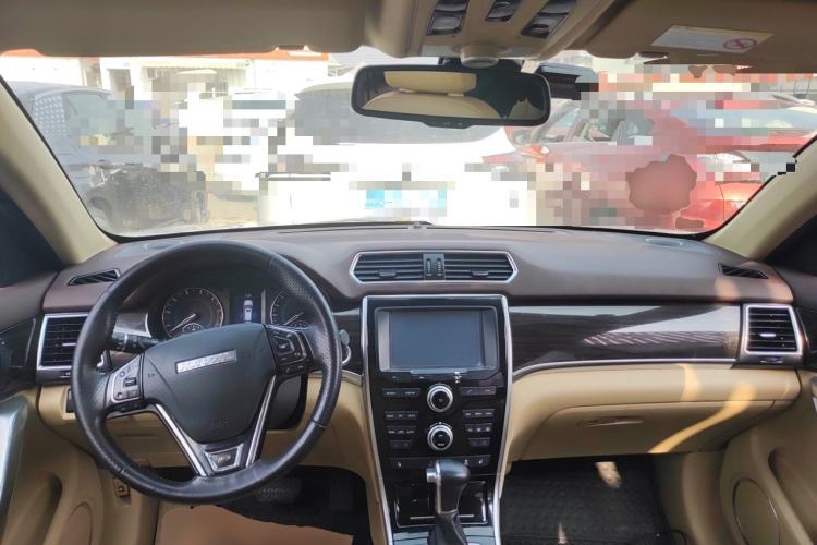 Used Haval H2 2015 1.5T Automatic Two-Wheel Drive Prestige Edition Center Console