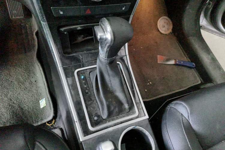 Used Haval H2 2015 1.5T Automatic Two-Wheel Drive Elite Edition Gear Lever
