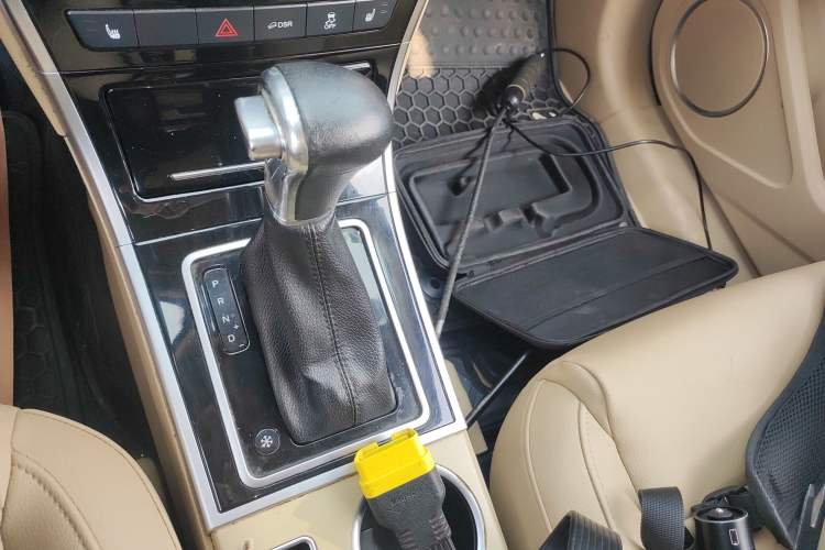 Used Haval H2 2015 1.5T Automatic Two-Wheel Drive Prestige Edition Gear Lever