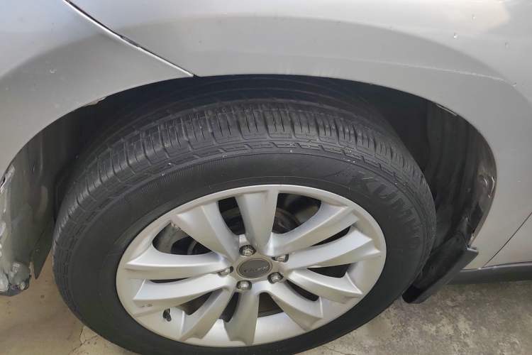 Used Haval H2 2015 1.5T Automatic Two-Wheel Drive Prestige Edition Left Front Wheel Hub