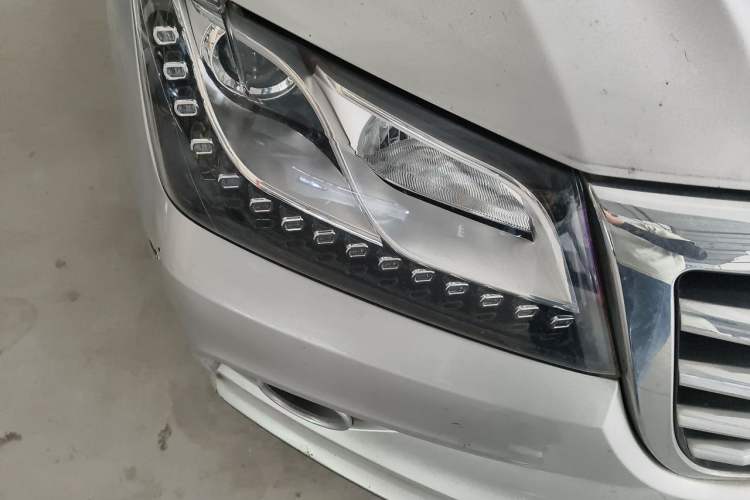 Used Haval H2 2015 1.5T Automatic Two-Wheel Drive Elite Edition Right Front Headlight