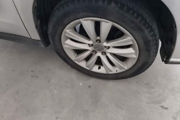 Used Haval H2 2015 1.5T Automatic Two-Wheel Drive Elite Edition Right Front Wheel Hub