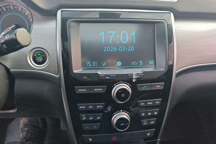 Used Haval H2 2015 1.5T Automatic Two-Wheel Drive Elite Edition Audio And AC Panel