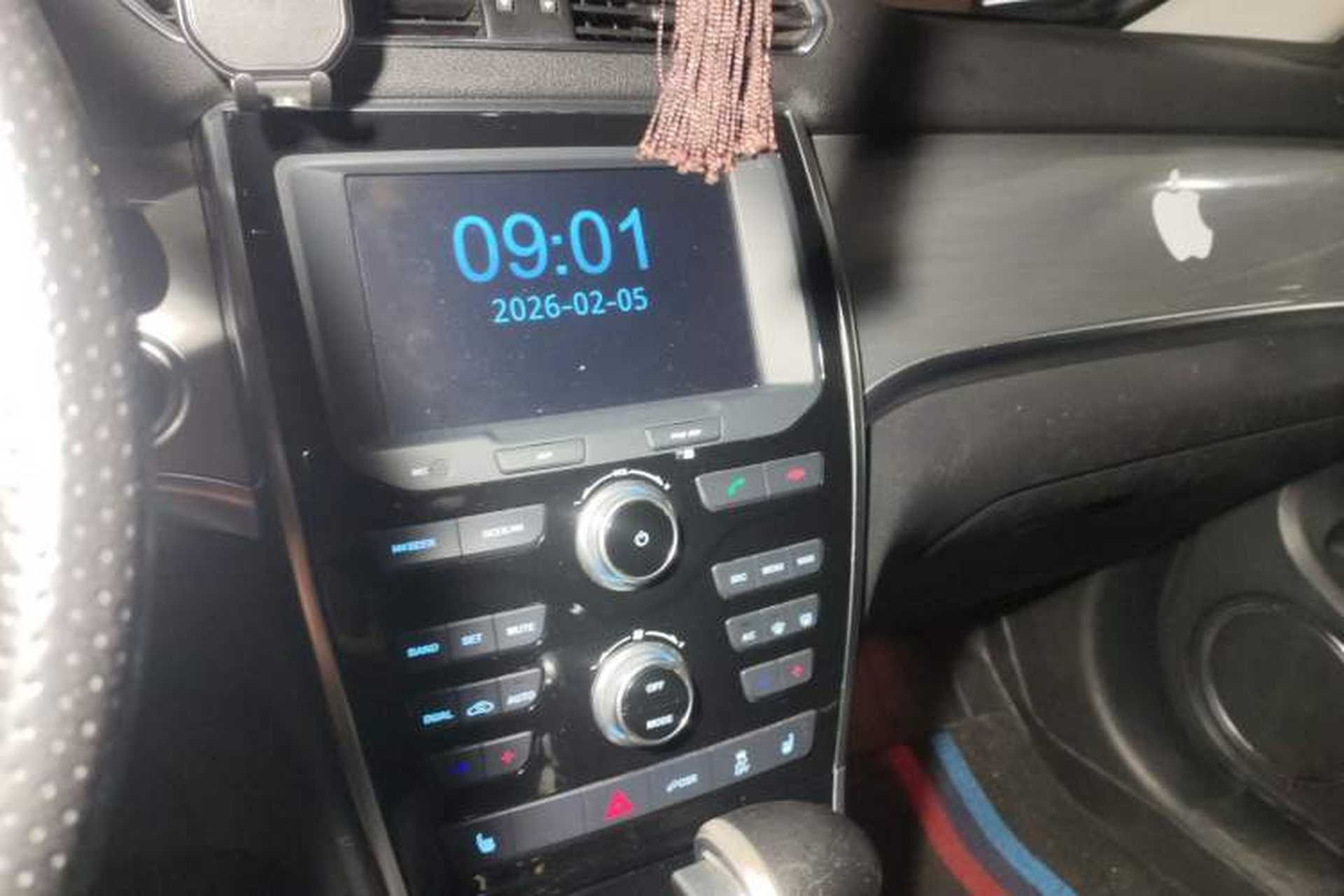 Used Haval H2 2015 1.5T Automatic Two-Wheel Drive Elite Edition Audio And AC Panel