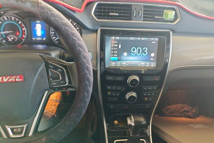 Used Haval H2 2015 1.5T Automatic Two-Wheel Drive Elite Edition Audio And AC Panel