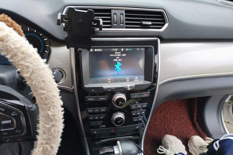 Used Haval H2 2015 1.5T Automatic Two-Wheel Drive Elite Edition Audio And AC Panel