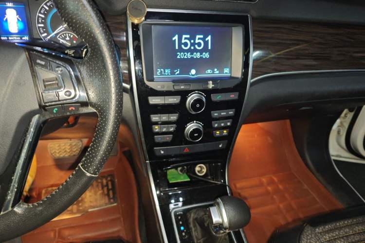 Used Haval H2 2015 1.5T Automatic Two-Wheel Drive Elite Edition Audio And AC Panel