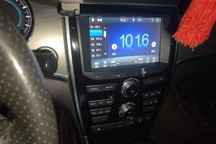 Used Haval H2 2015 1.5T Automatic Two-Wheel Drive Prestige Edition Audio And AC Panel
