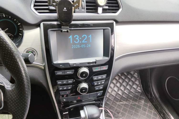 Used Haval H2 2015 1.5T Automatic Two-Wheel Drive Elite Edition Audio And AC Panel