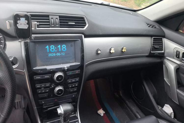 Used Haval H2 2015 1.5T Automatic Two-Wheel Drive Elite Edition Audio And AC Panel