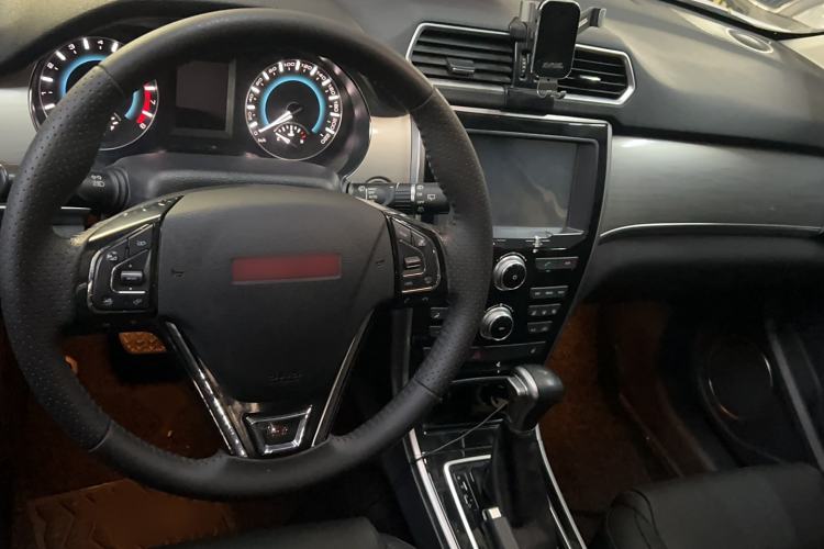 Used Haval H2 2015 1.5T Automatic Two-Wheel Drive Elite Edition Audio And AC Panel