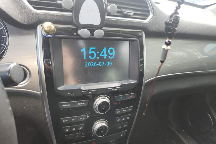 Used Haval H2 2015 1.5T Automatic Two-Wheel Drive Elite Edition Audio And AC Panel