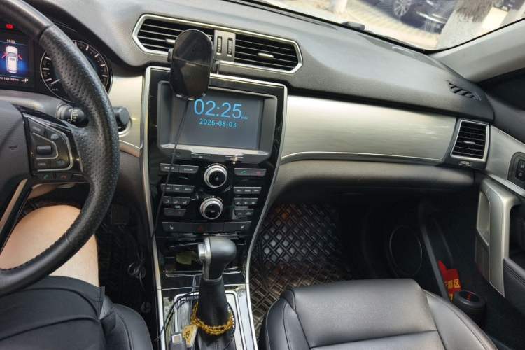 Used Haval H2 2015 1.5T Automatic Two-Wheel Drive Elite Edition Audio And AC Panel