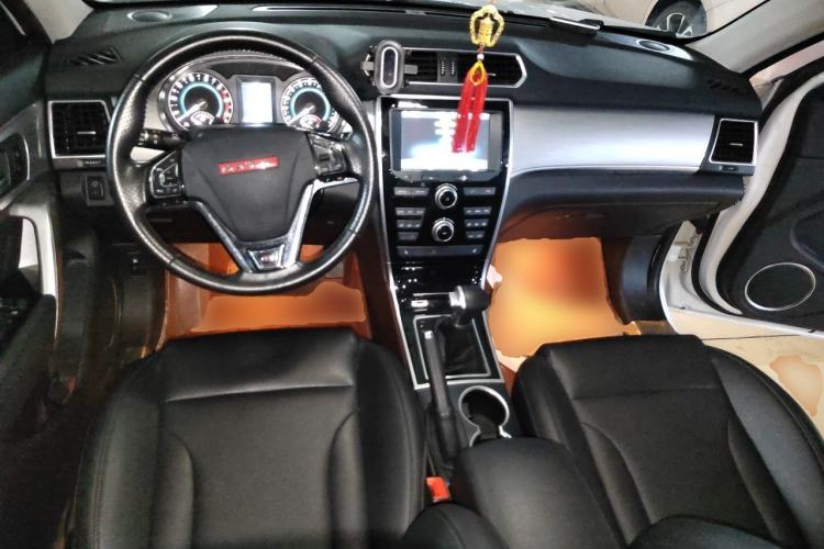Used Haval H2 2015 1.5T Automatic Two-Wheel Drive Elite Edition Center Console