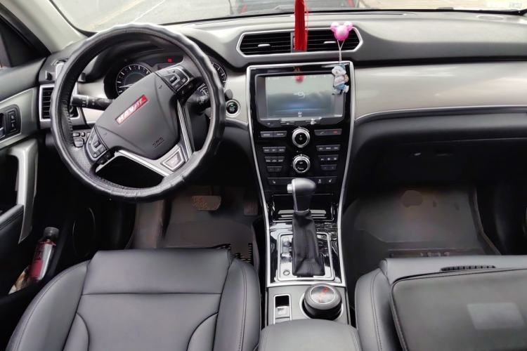 Used Haval H2 2015 1.5T Automatic Two-Wheel Drive Prestige Edition Center Console